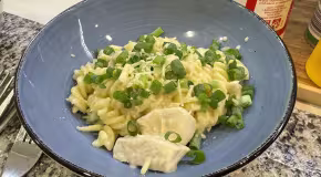 Easy Garlic Chicken Pasta